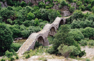 Cyprus : The bioclimatic factor of the traditional architecture in the Ε. Mediterranean